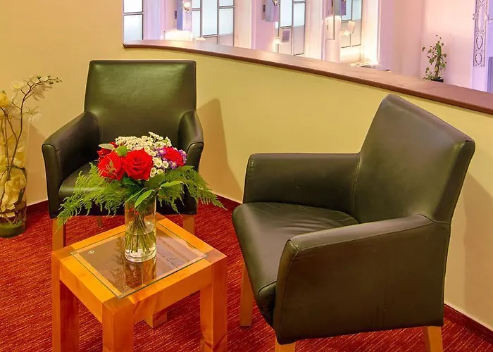 Theatrino Hotell 4*