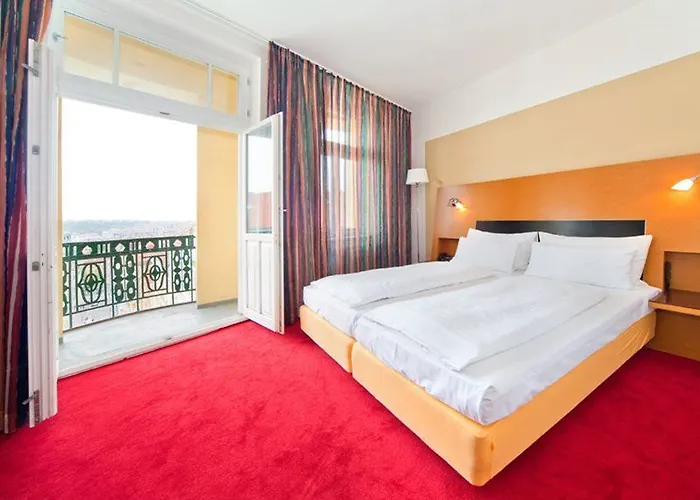 Theatrino Hotell 4*