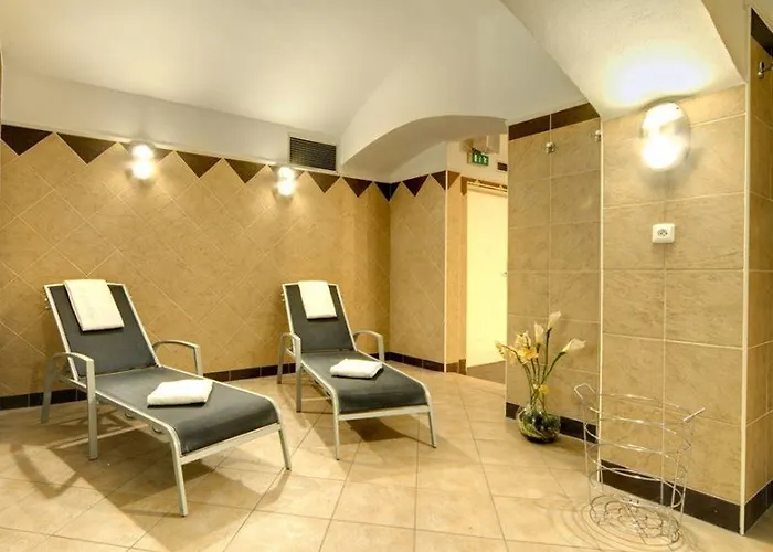 Theatrino 4*
