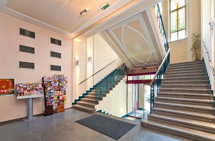 Theatrino Hotell