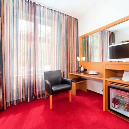 テアトリーノ 4*