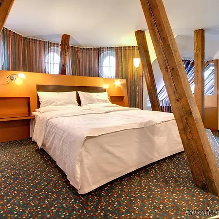 Theatrino Hotell 4*