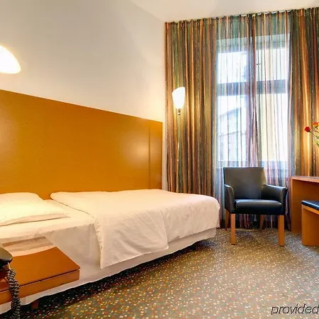 Hotell Theatrino Prag