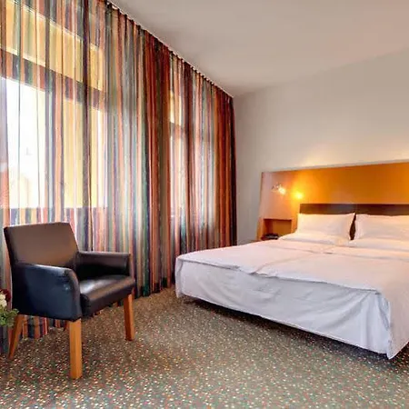 Hotell Theatrino 4*